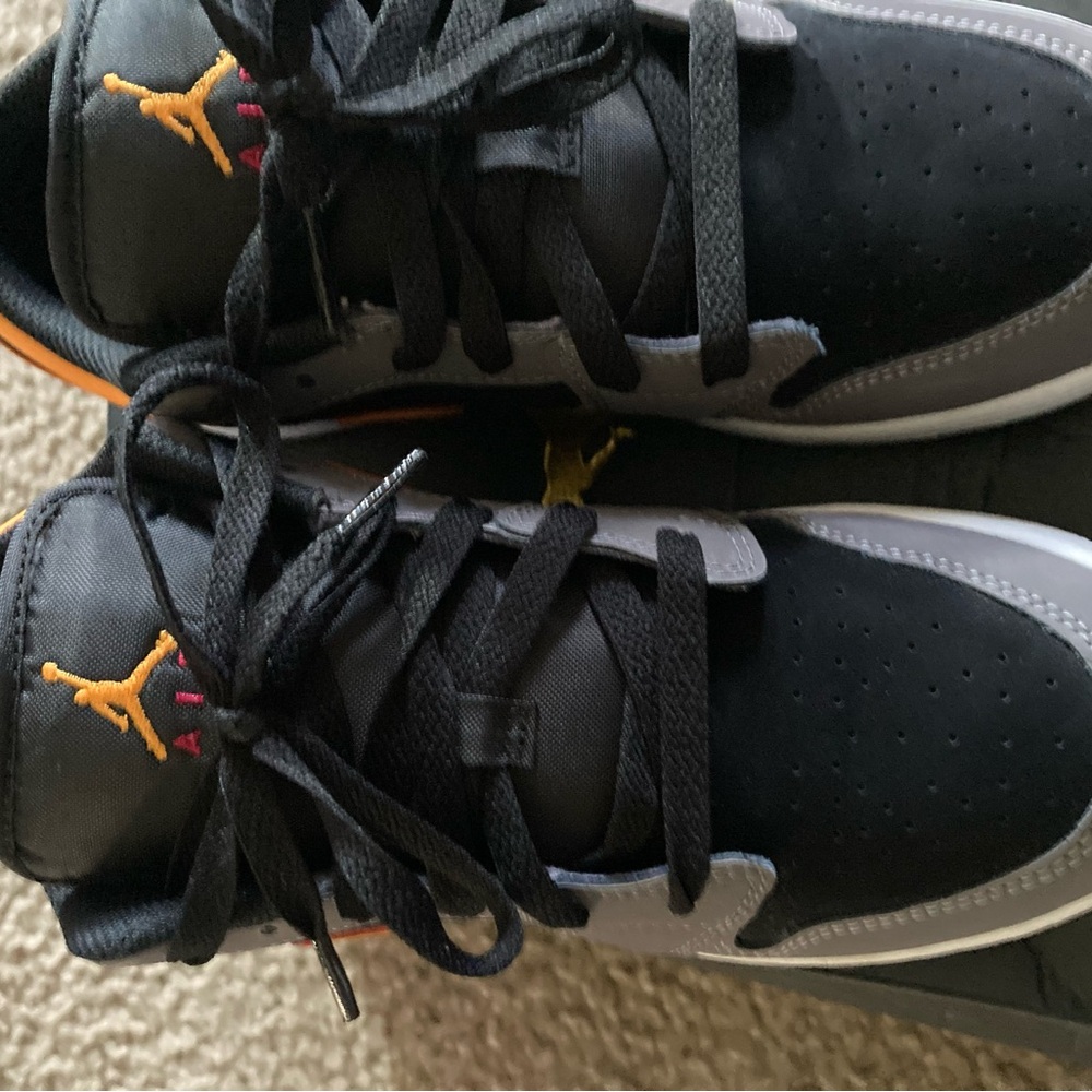 Jordan 1s - Picture 2 of 12